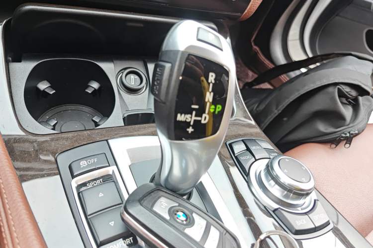 Used BMW 5 Series 2017 525Li Leading Model Gear Lever