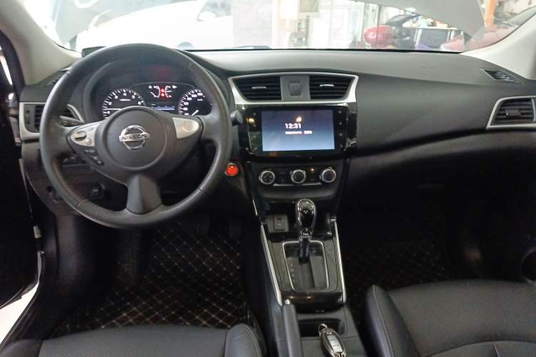 Used Nissan Sylphy 2019 1.6XV CVT Smart Connect Luxury Edition China VI Standard Center Console