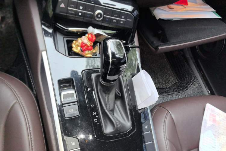 Used Wey VV7 2017 2.0T Ultra-Luxury Version Gear Lever