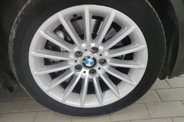Used BMW 5 Series 2012 535Li Leading Model