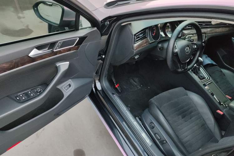 Used Volkswagen Magotan 2017 330TSI DSG Luxury Model