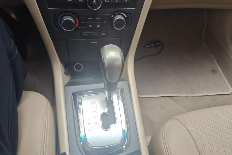 Used Chevrolet Epica 2011 1.8 Comfort Edition MT Gear Lever