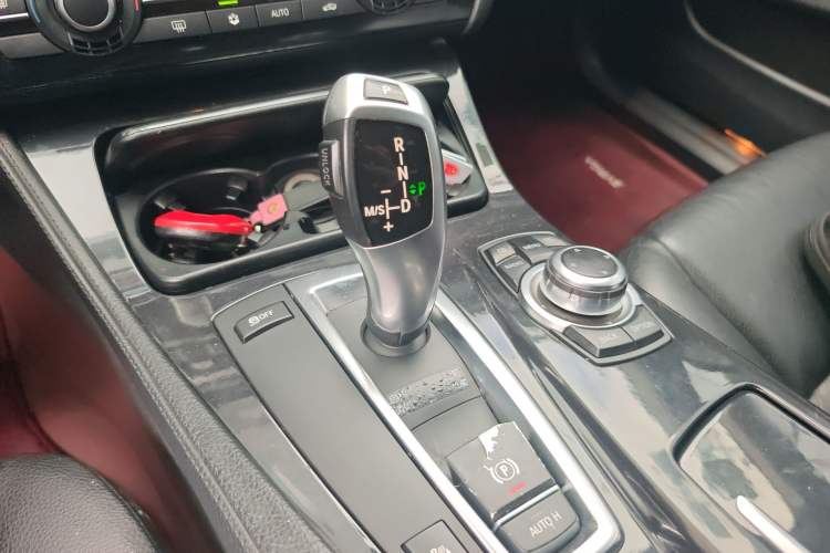 Used BMW 5 Series 2011 523Li Leading Model
