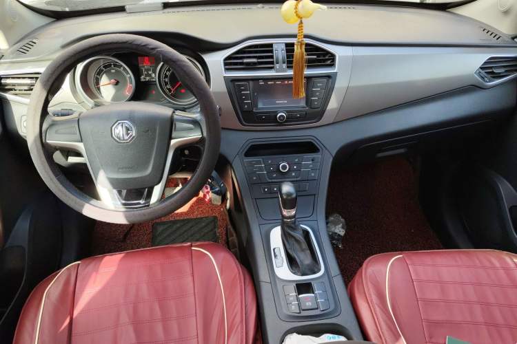 Used MG GS 2015 1.5TGI TST Elite Edition Center Console