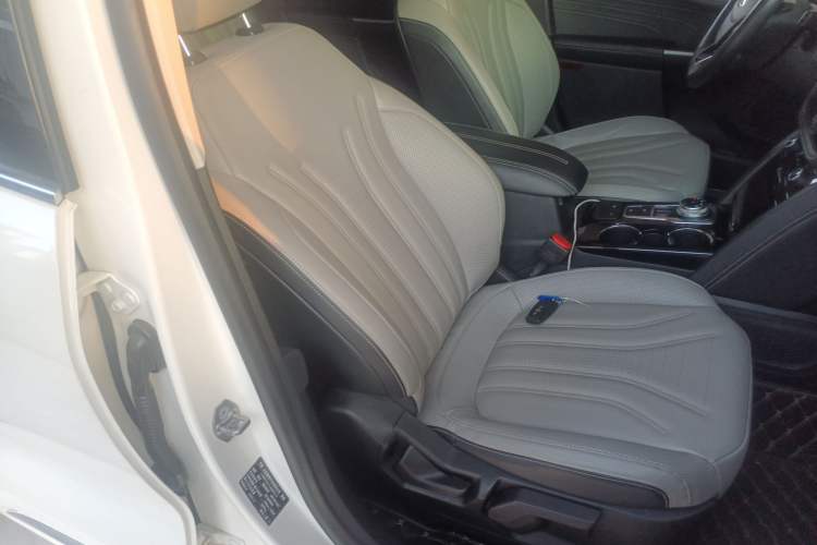 Used Ford Escape 2020 EcoBoost 245 Four-Wheel Drive Luxury Edition