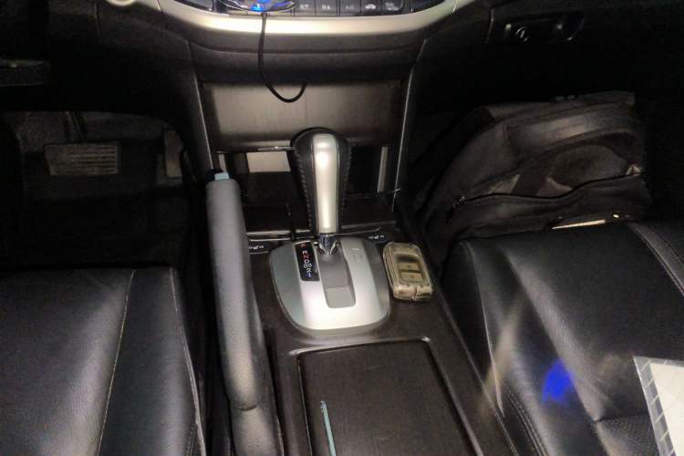 Used Honda Crosstour 2014 2.4L Luxury Edition Gear Lever