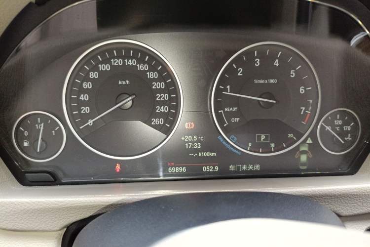 Used BMW 3 Series 2013 Facelift 320Li Fashion Design Package
