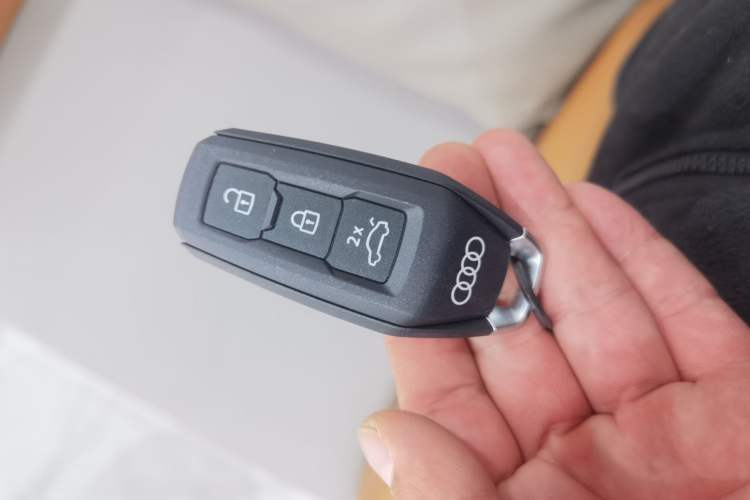 Used Audi Q5L 2026 Model Range: Intelligent Hybrid Premium Edition Vehicle Key