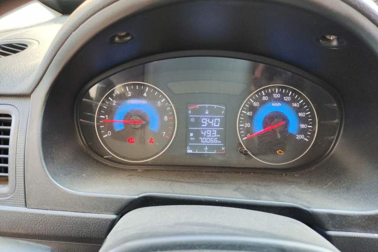 Used Dongfeng Fengon 330 2014 1.5L Manual Utility Version DK15 Instrument Cluster