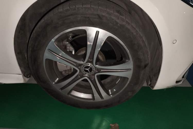 Used Mercedes-Benz C-Class 2022 C 200 L Sport Edition Right Front Wheel Hub
