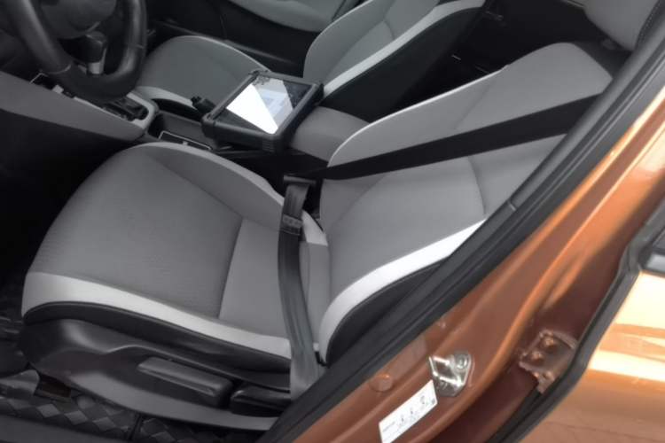 Used Honda LIFE 2021 1.5L CVT CRO-SS Fun Edition Left Front Seat