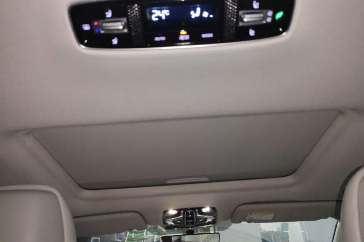 Used Roewe iMAX8 New Energy 2022 Golden Edition
