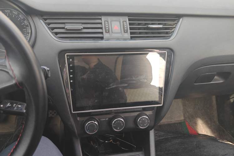 Used Skoda Octavia 2017 1.6L Manual Front-Wheel-Drive Version