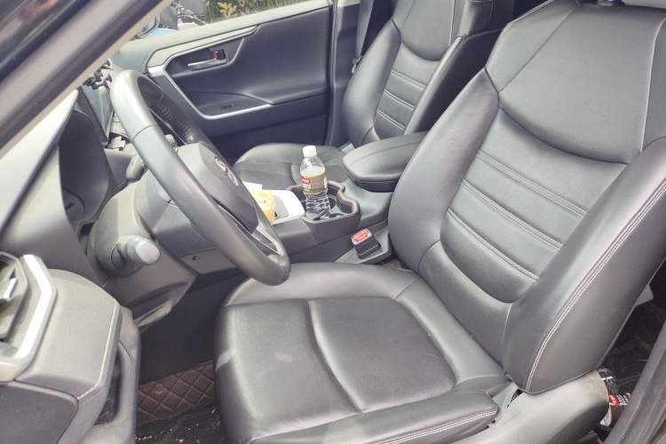 Used Toyota RAV4 2022 2.0L CVT Two-Wheel Drive Fashion Plus Edition Left Front Seat