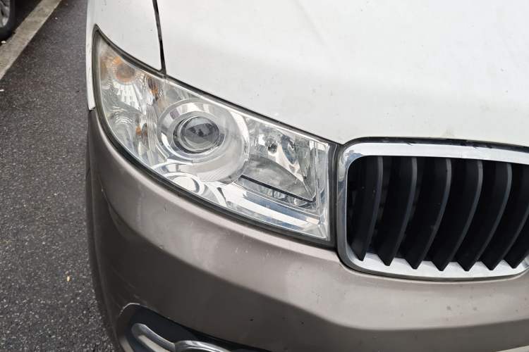 Used Jinbei New Hiace X30L 2016 1.5L Wealth Edition Natural Gas DLCG14 Right Front Headlight