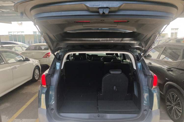 Used Peugeot 5008 2017 350THP 7-Seater Elite Edition
