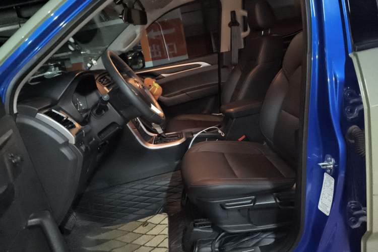 Used SAIC MAXUS T60 2017 2.0T Gasoline Automatic 4x4 High-Ride Elite Standard Cabin Left Front Seat