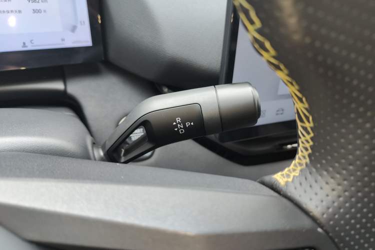 Used Lynk & Co 06 2025 Renew 1.5T Halo Gear Lever