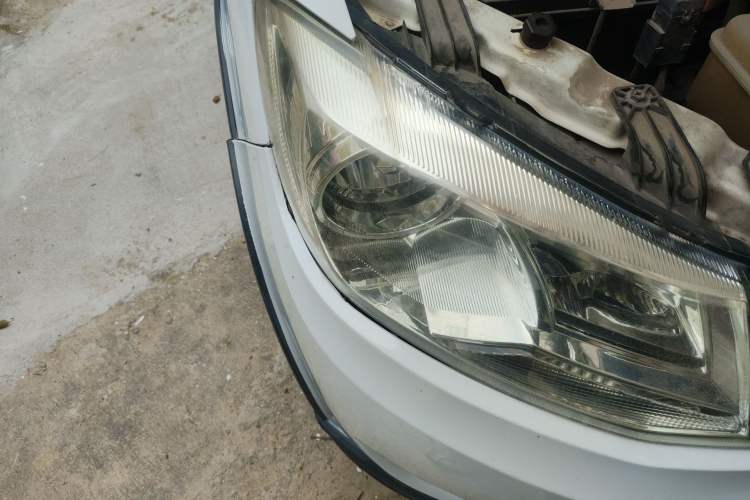 Used Dongfeng Fengon 350 2014 1.5L Manual Base Version Right Front Headlight