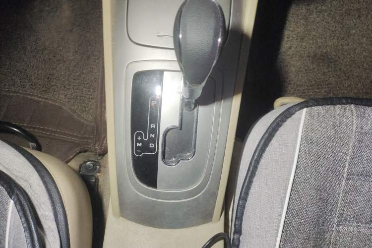 Used Buick Excelle 2013 1.5L Automatic Classic Model
