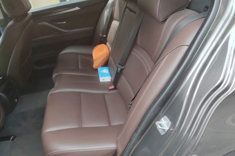 Used BMW 5 Series 2014 525Li Luxury Design Package Left Rear Seat