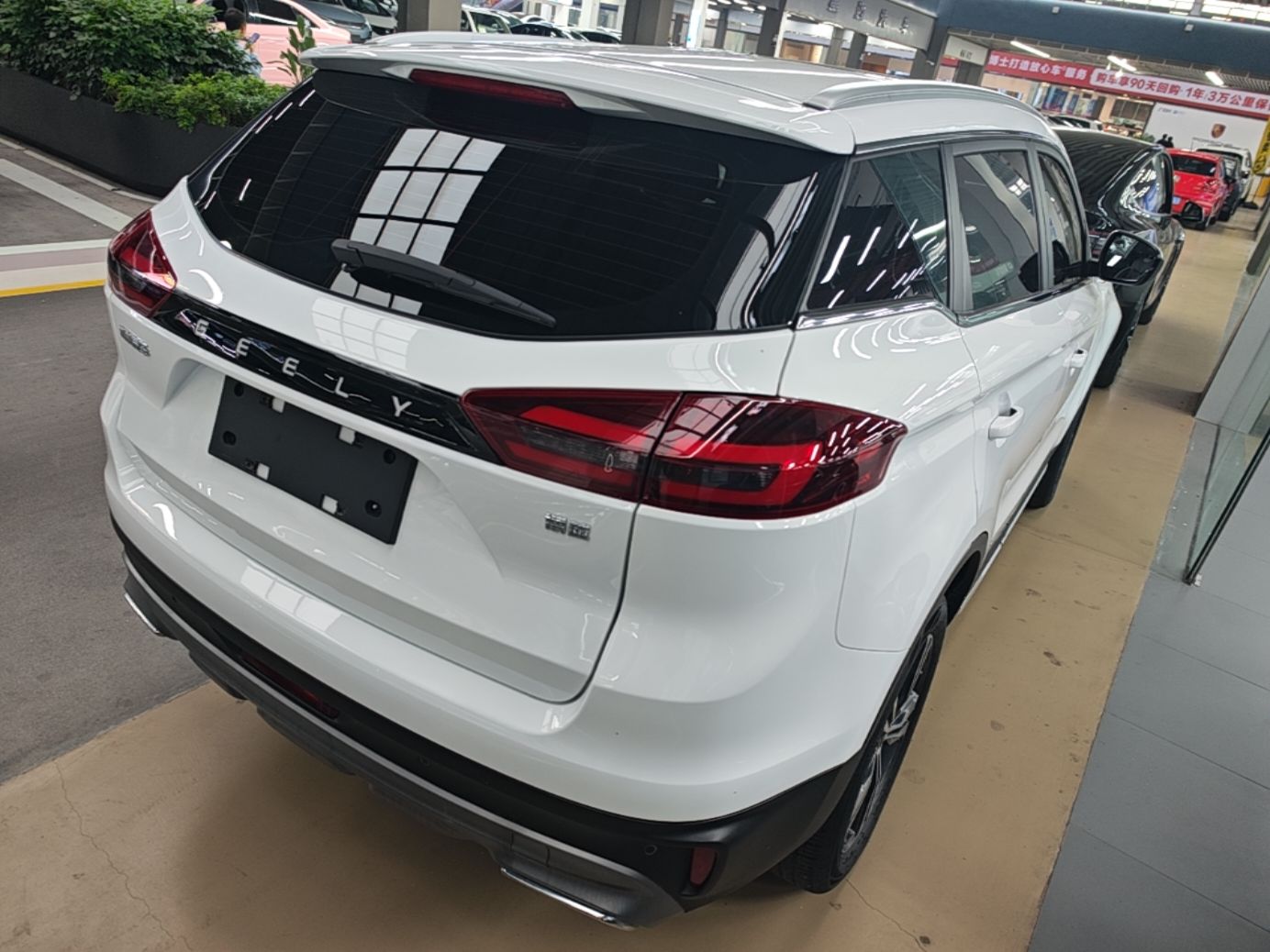 Geely Auto Emgrand X7 Sport 2022 1.8TD DCT Zhiya Trim — снимка 6