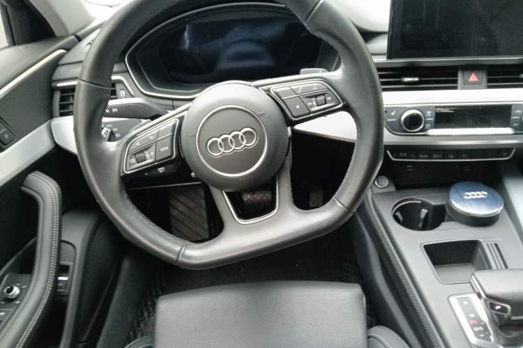Used Audi A4L 2022 40 TFSI Luxury Dynamic Model