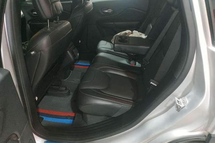 Used Jeep Cherokee 2016 2.4L Professional Smart Version