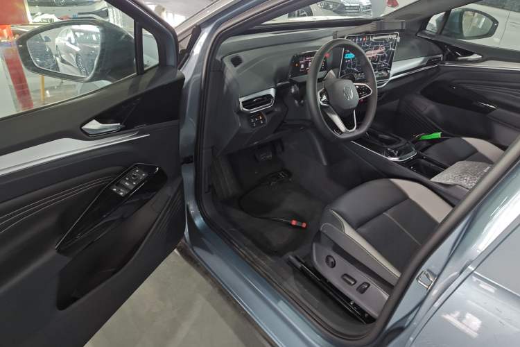 Used Volkswagen ID.4 CROZZ 2025 Pure Edition Driver Seat