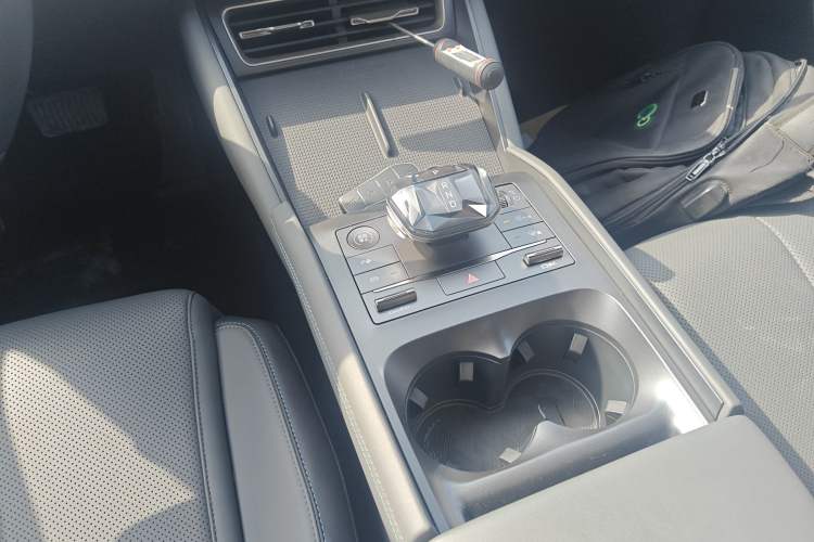 Used BYD Qin L 2025 DM-i Smart Drive 120KM Leading Model
