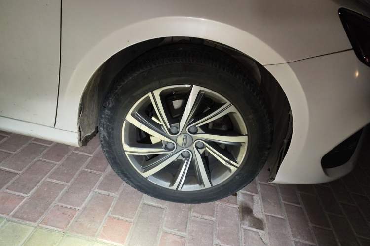 Used Geely Auto Binray 2019 200T DCT Binchi Edition Right Front Wheel Hub