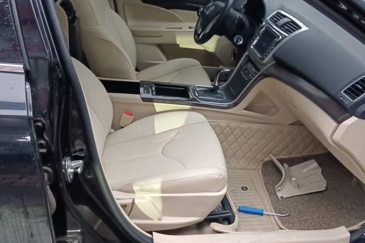 Used CHANGAN Raeton 2014 1.8T Automatic Elite Anniversary Edition China IV Standard Right Front Seat