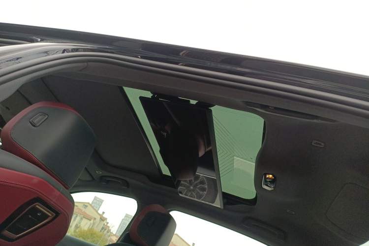 Used BMW 5 Series 2025 530Li Luxury Edition M Sport Package Headliner