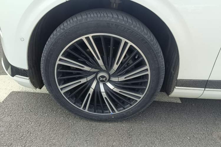 Used XPeng G9 2024 570 Max Left Front Wheel Hub