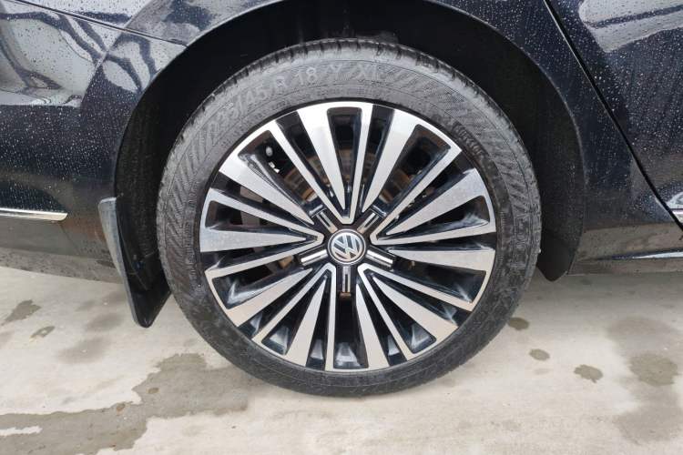 Used Volkswagen Passat 2020 330TSI Luxury Edition China VI Right Rear Wheel Hub