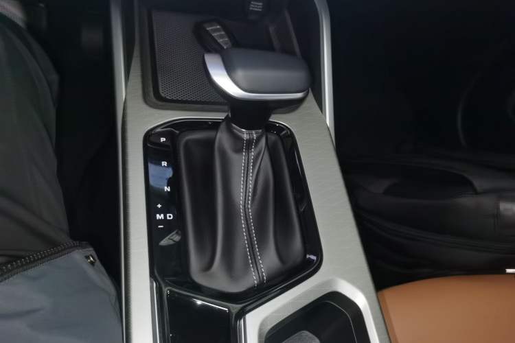 Used Geely Auto Emgrand 2025 4th Generation 1.5L CVT Flagship Version Gear Lever