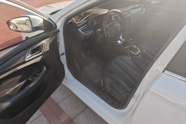 Used Roewe i5 2019 1.5L Manual 4G Connectable Langhao Edition Driver Seat