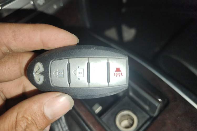 Used Infiniti Q70 2013 Q70L 2.5L Comfort Edition Vehicle Key