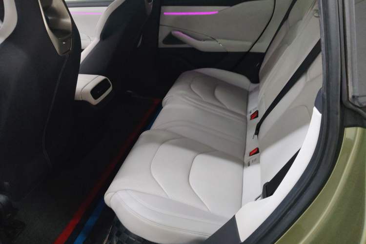 Used Xiaomi Auto SU7 2024 Rear-Drive Standard Founder Edition
