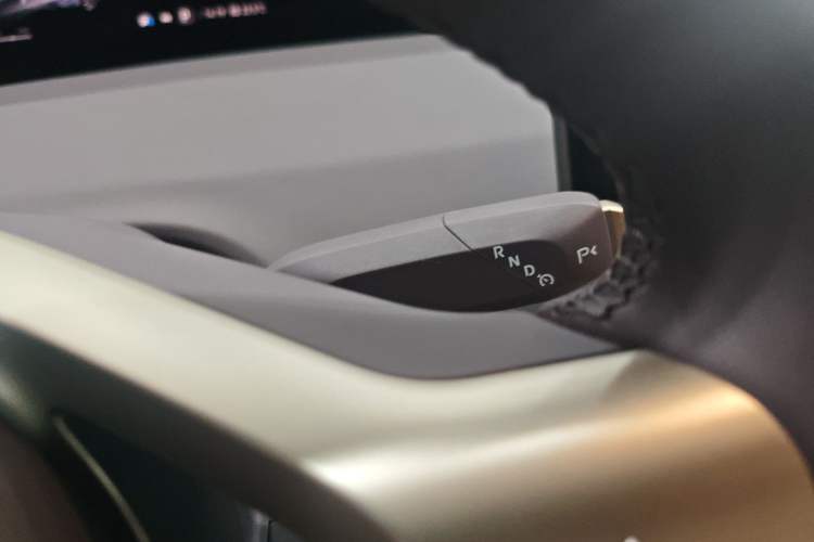 Used Avatr 06 2025 Pro Range-Extended Edition Gear Lever