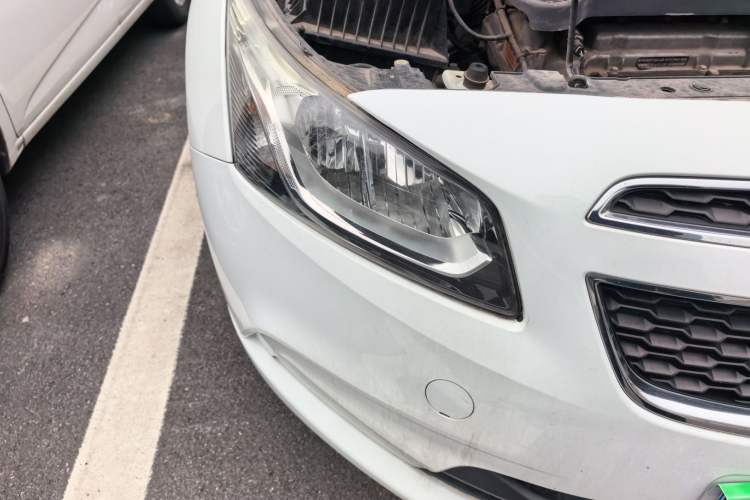 Used Chevrolet Cruze 2015 1.5L Classic SE MT Right Front Headlight