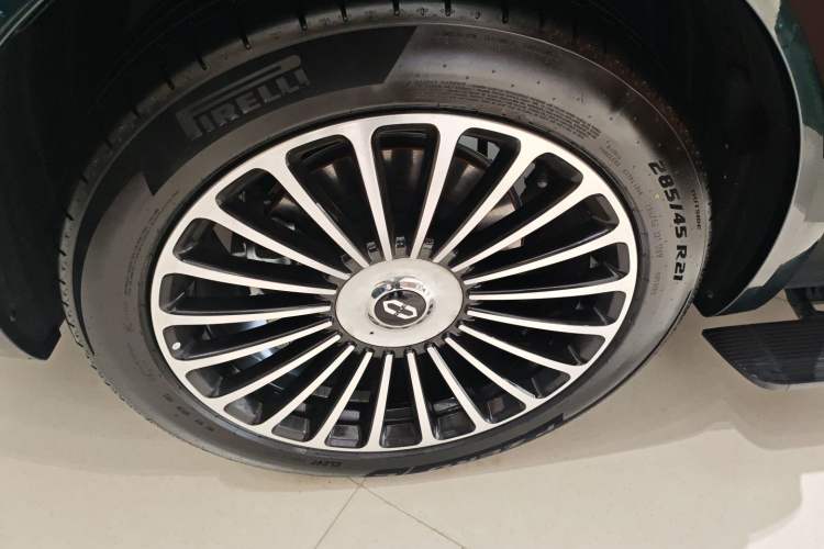 Used Hima AITO M8 2025 Extended-Range Ultra Version 53.4 kWh 6-Seater Edition