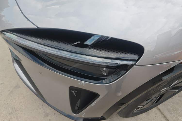 Used Xiaomi Auto YU7 2025 Ultra-Long Range Rear-Wheel Drive Version Left Front Headlight