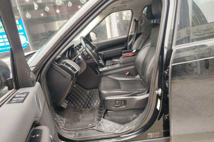 Used Land Rover Discovery 2018 3.0 SC V6 SE Left Front Seat