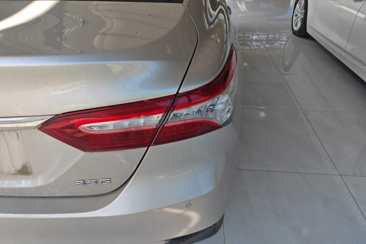 Used Toyota Camry 2018 2.5G Luxury Edition Right Rear Taillight