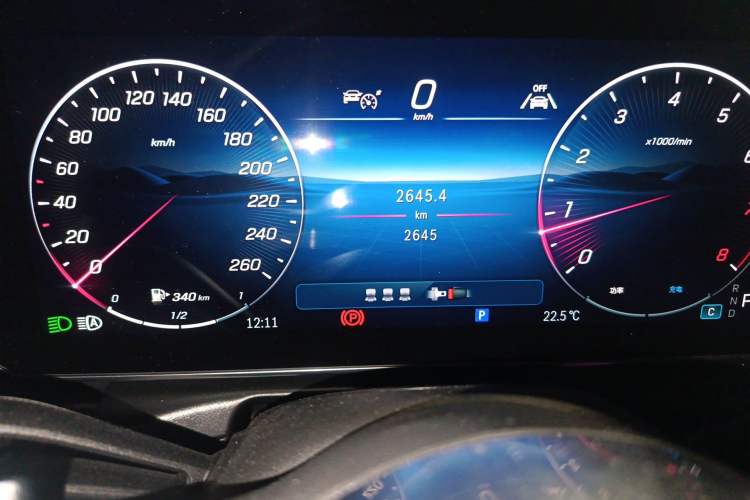 Used Mercedes-Benz C-Class 2025-Year Facelift C 260 L Odometer Close Up