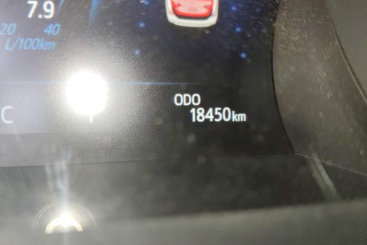 Used Toyota Camry 2021 2.0G Luxury Edition Odometer Close Up