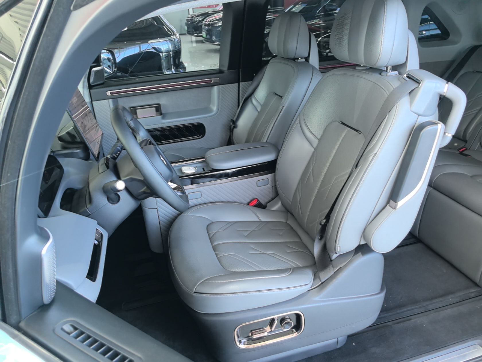 Zeekr MIX 2025 Long-Range Intelligent Driving Edition — снимка 17