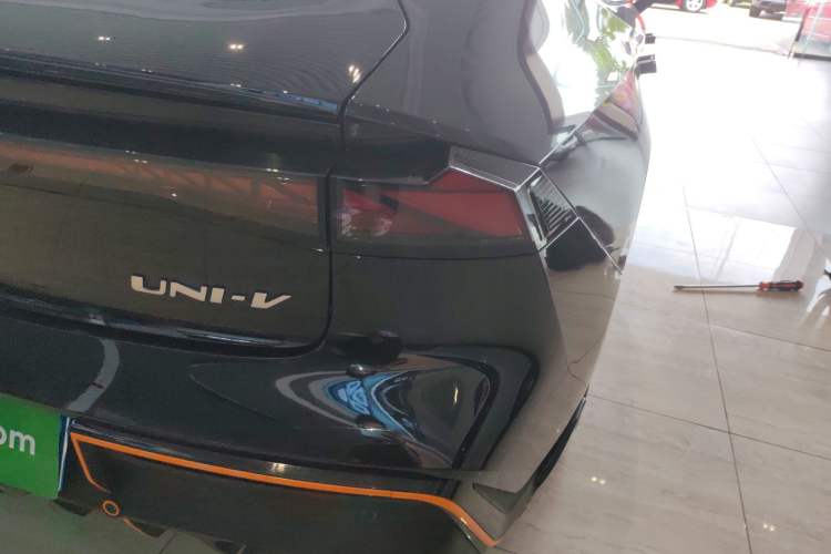 Used CHANGAN UNI-V 2022 1.5T Sport Edition Right Rear Taillight