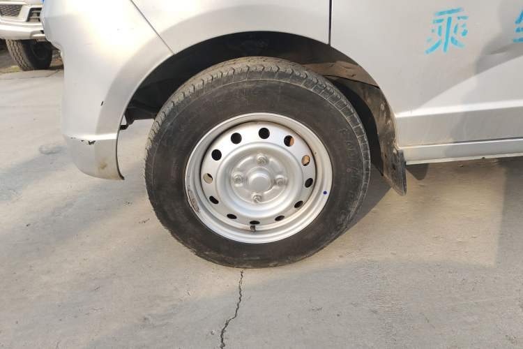 Used Wuling Rongguang S 2023 1.5L Basic Enclosed-Window Vehicle 2 Seats
